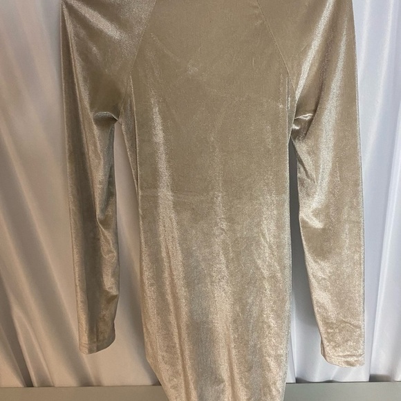 SHEIN Gold Long Sleeve V-Neck Bodycon Dress - Picture 2 of 4